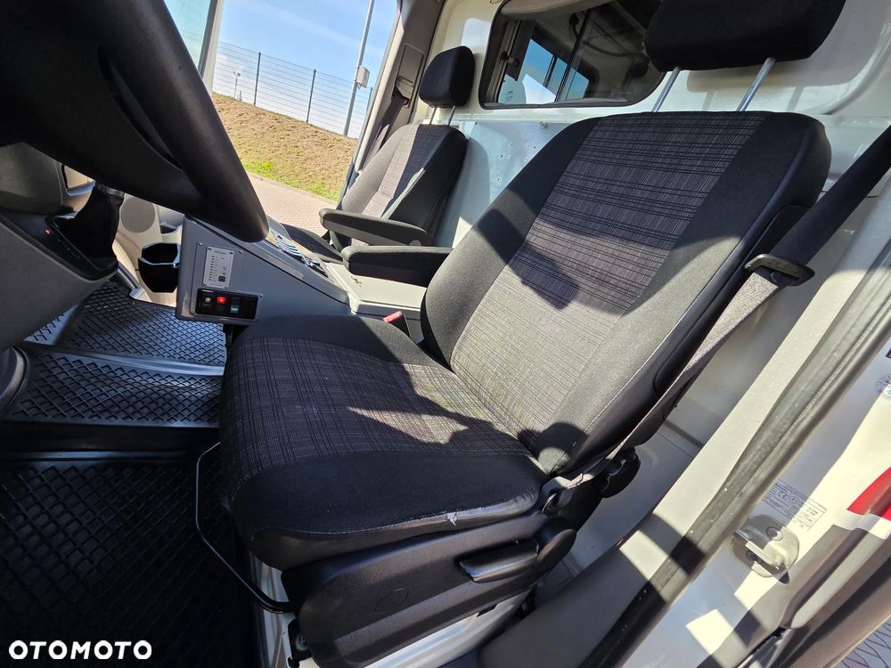 Mercedes-Benz Sprinter - 28