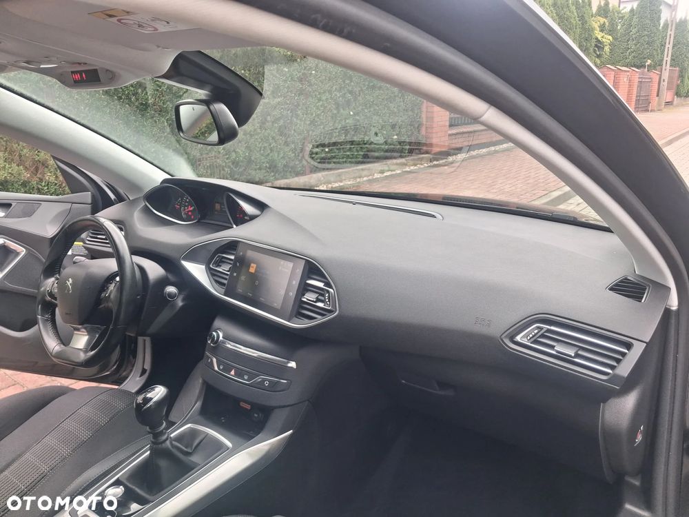 Peugeot 308 - 23