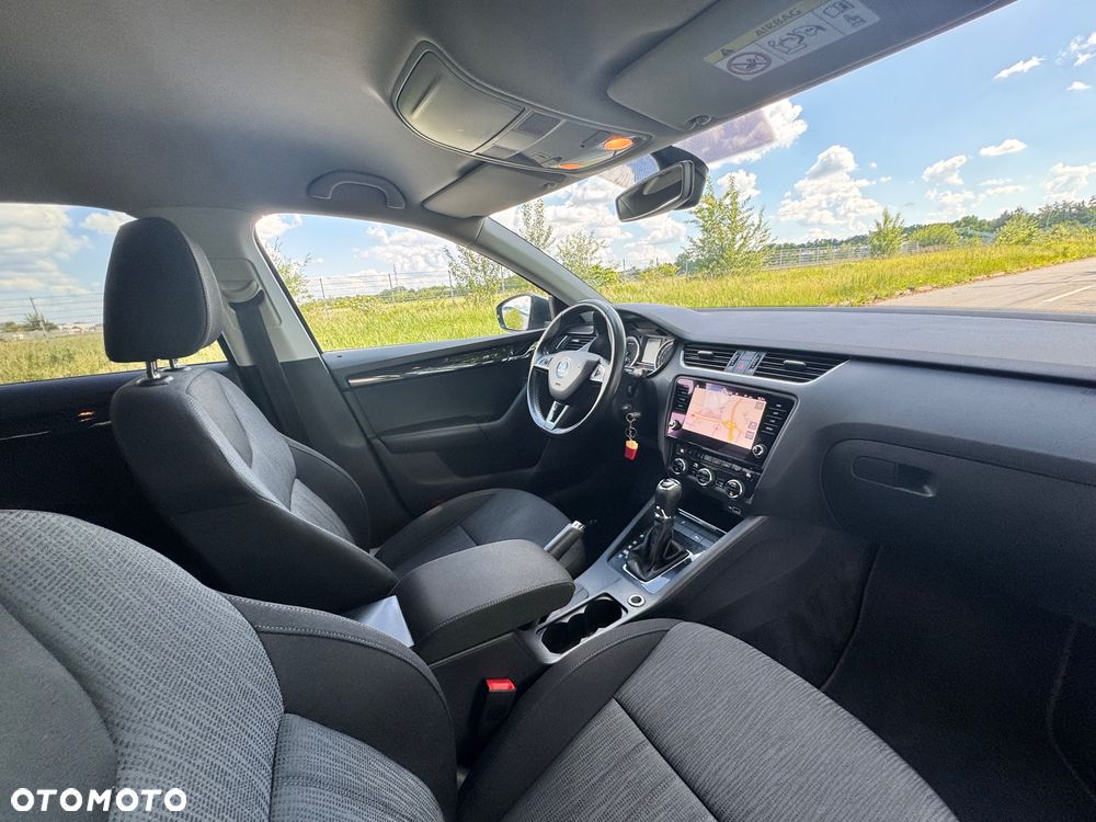 Skoda Octavia 1.5 TSI ACT Style DSG - 22