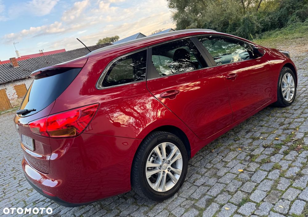 Kia Ceed - 16