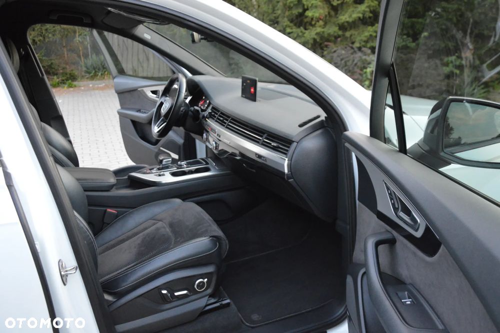 Audi Q7 - 11