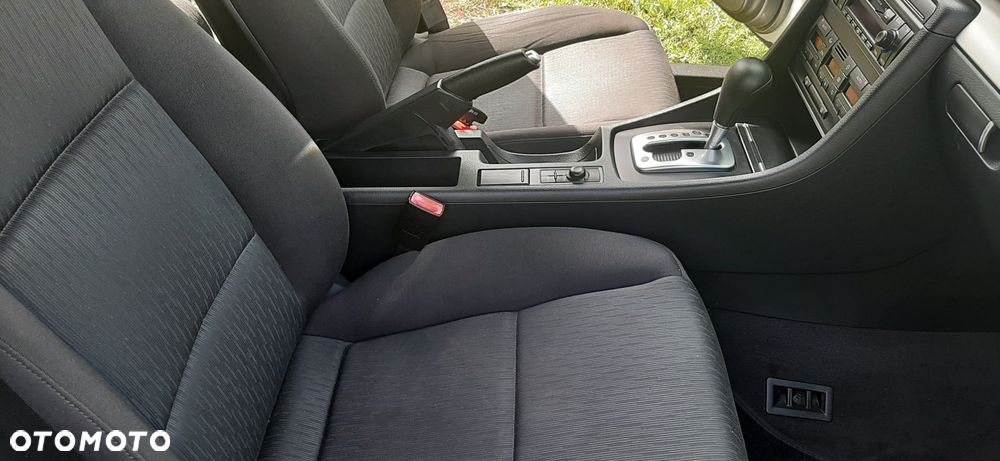 Audi A4 Limousine - 16