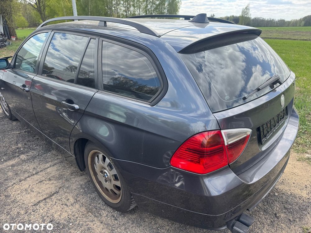 BMW Seria 3 318d DPF - 8