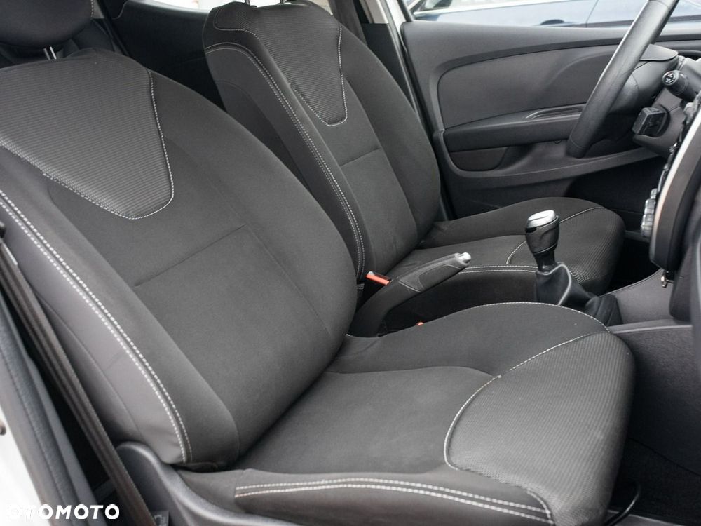 Renault Clio - 23