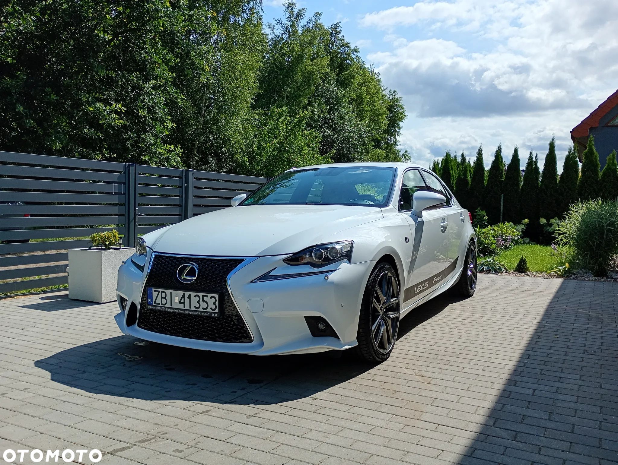 Lexus IS 300h F Sport - 1