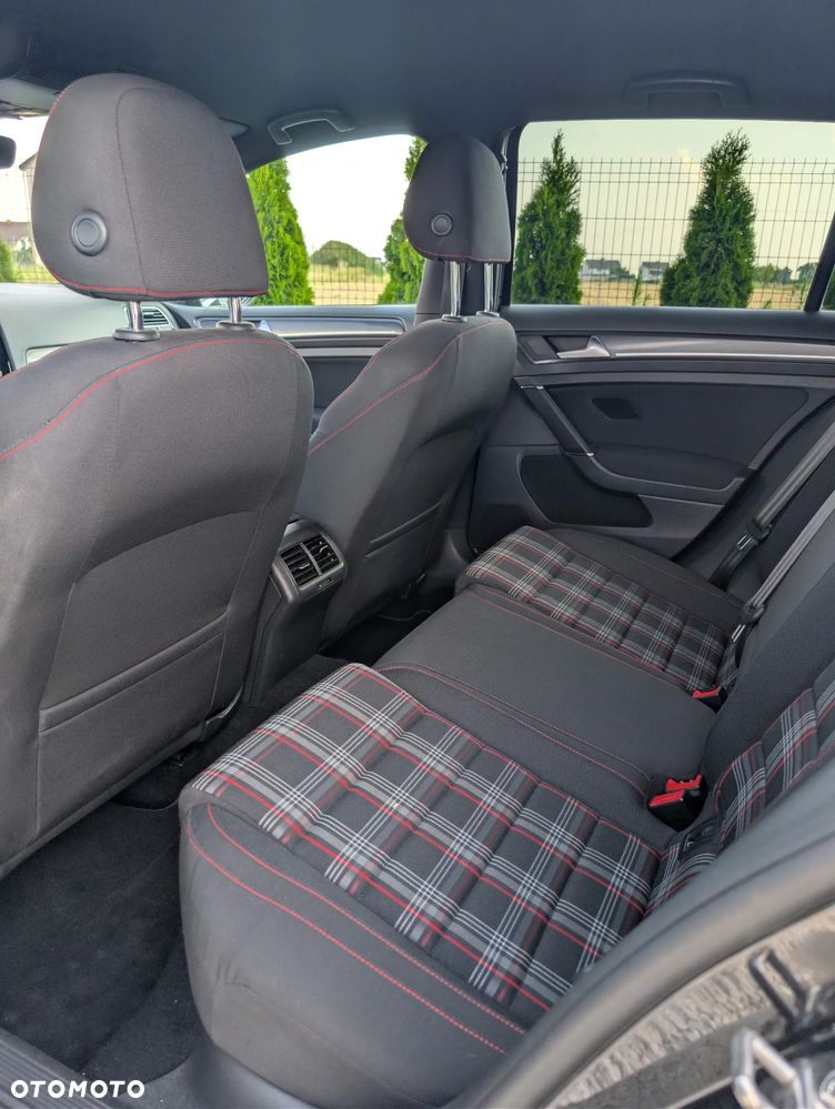 Volkswagen Golf GTI Performance BlueMotion Technology DSG - 19