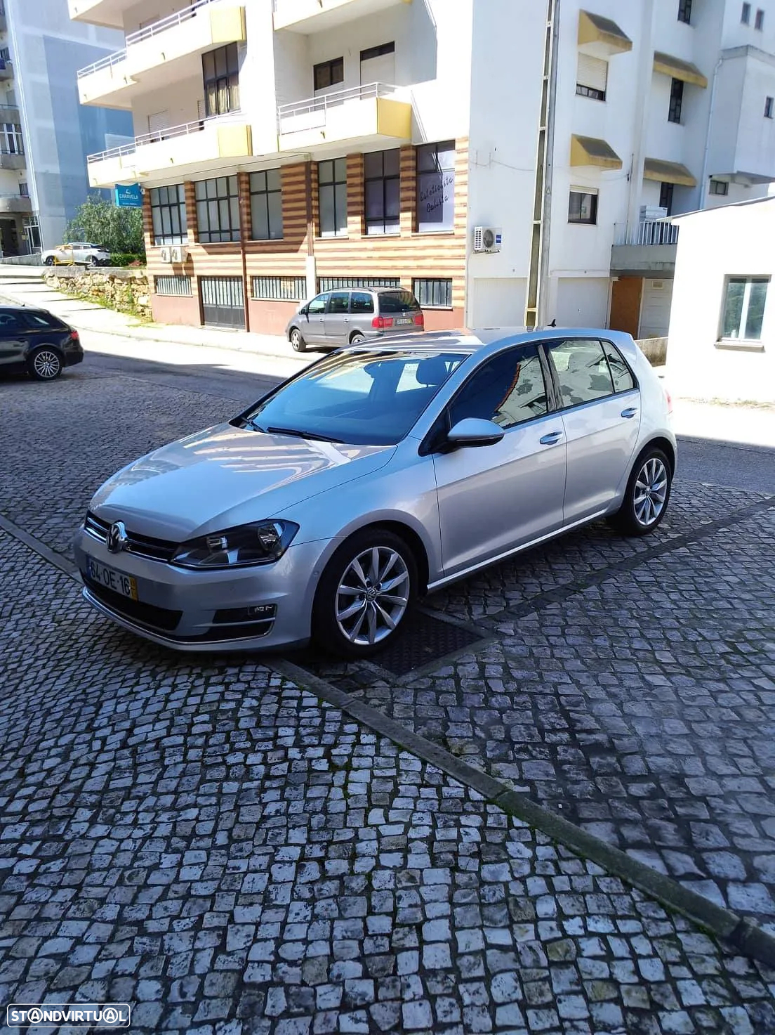 VW Golf 1.6 TDi Highline DSG - 5