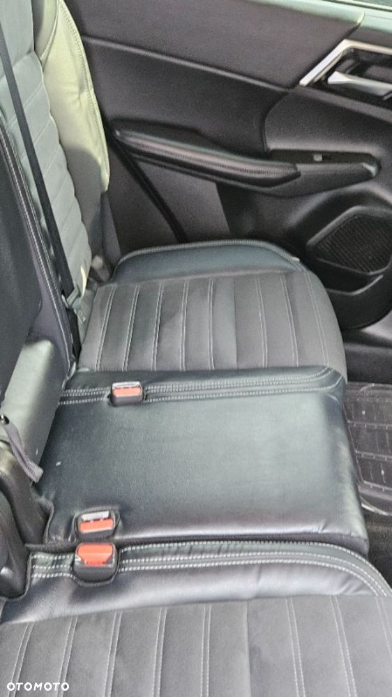 Mitsubishi Outlander - 34