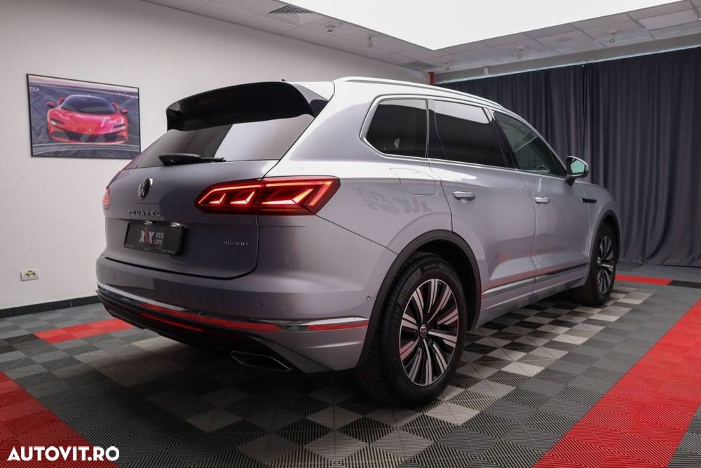 Volkswagen Touareg 3.0 V6 e-Hybrid 4Motion Aut. Elegance - 4