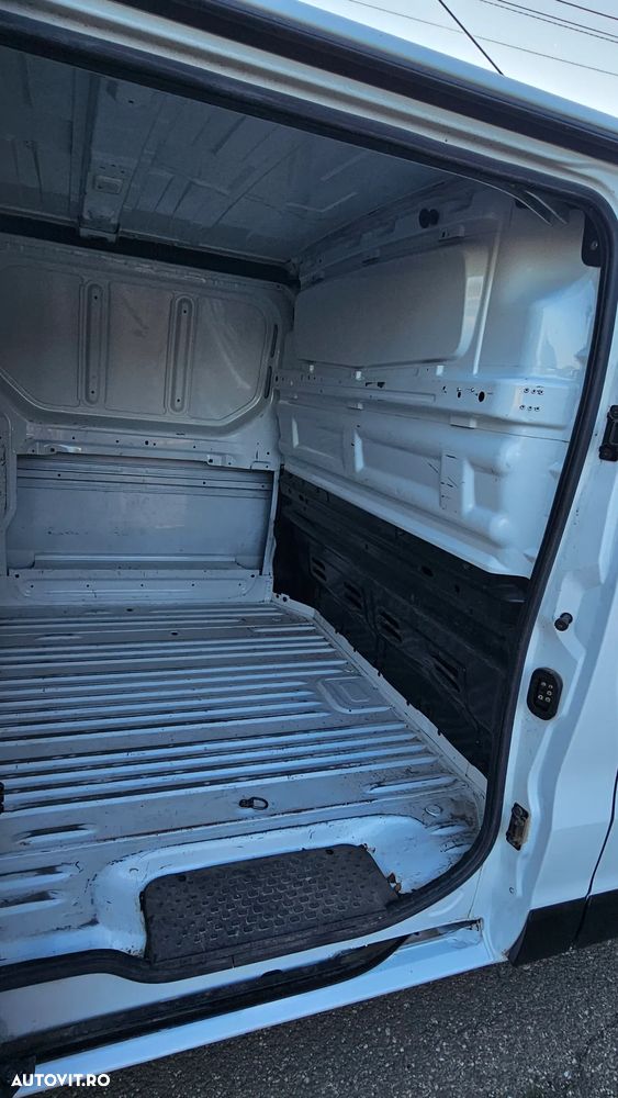 Opel Vivaro - 9