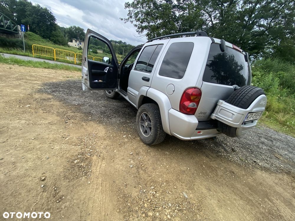 Jeep Cherokee - 3