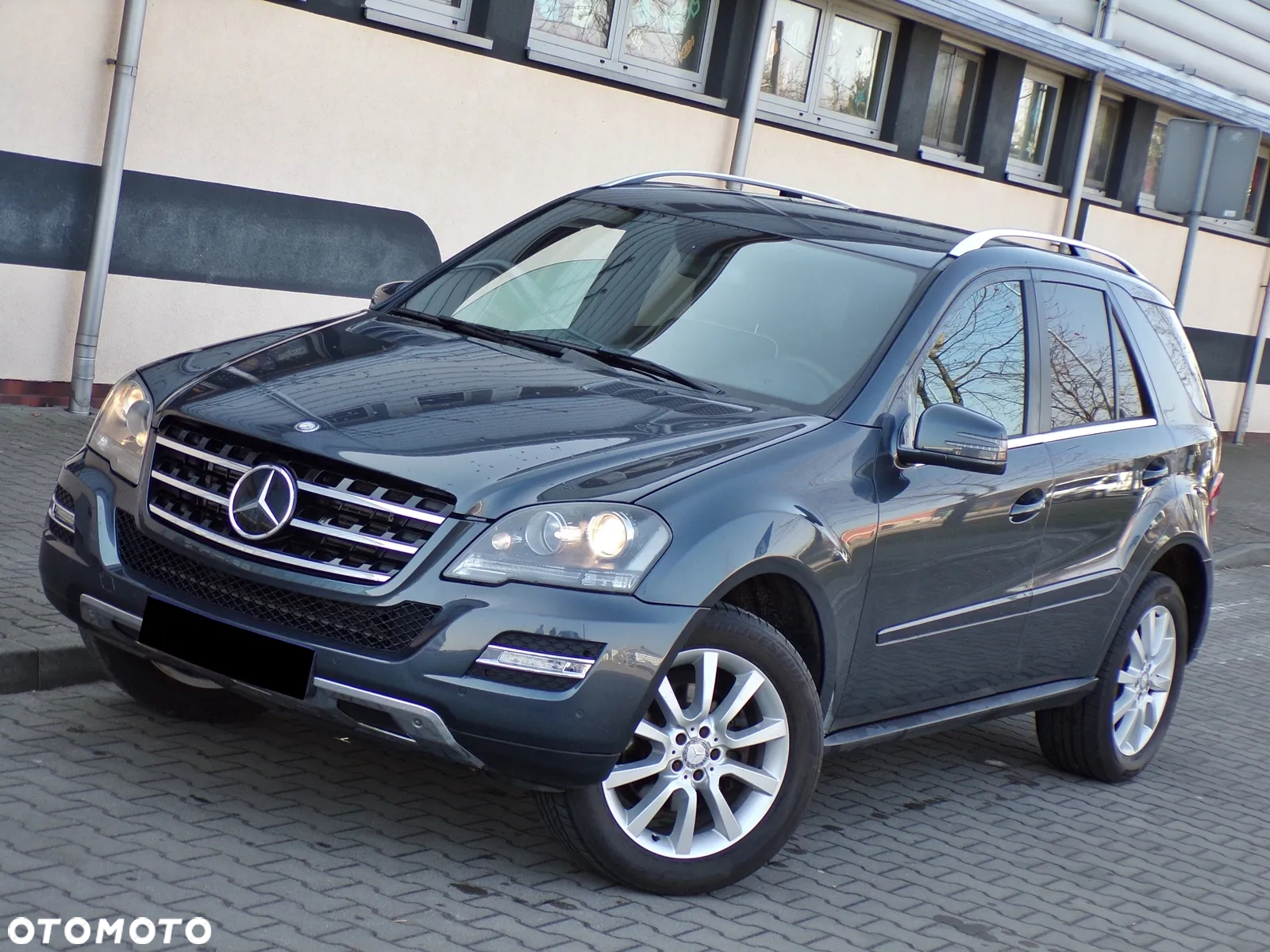 Mercedes-Benz ML 300 CDI 4Matic 7G-TRONIC DPF BlueEFFICIENCY Grand Edition - 11