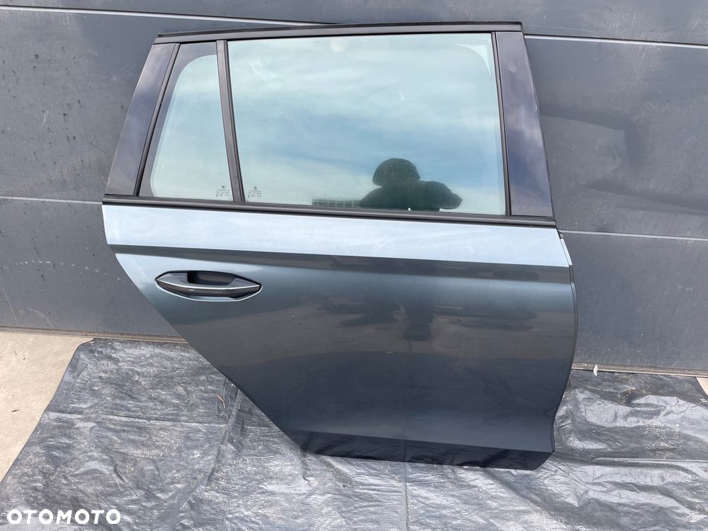 Skoda Octavia IV kombi drzwi prawy tył prawe tylne LF7Y w kolor POD MIERNIK - 1