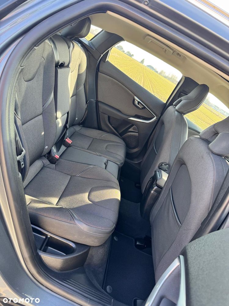 Volvo V40 Cross Country D3 Momentum - 20