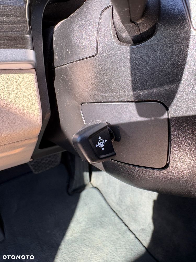 BMW Seria 5 525d - 27