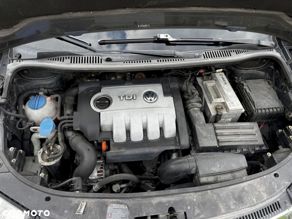 Volkswagen Touran 2.0 TDI DPF Highline - 15