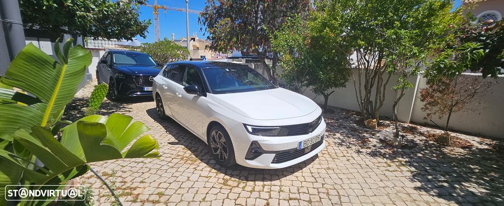 Opel Astra Sports Tourer - 1