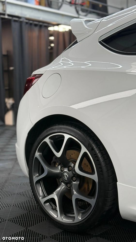Opel Astra OPC - 3