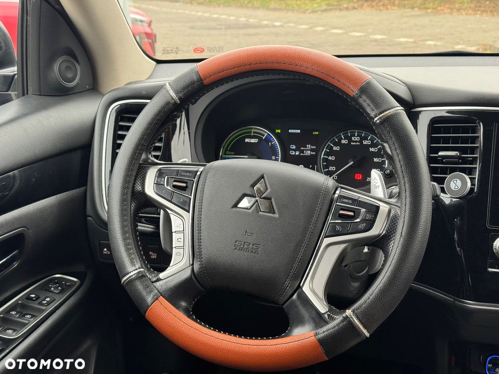 Mitsubishi Outlander - 27