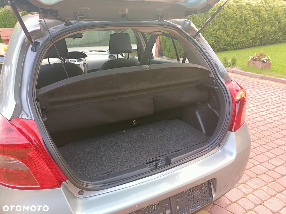 Toyota Yaris 1.3 VVT-i Team - 15