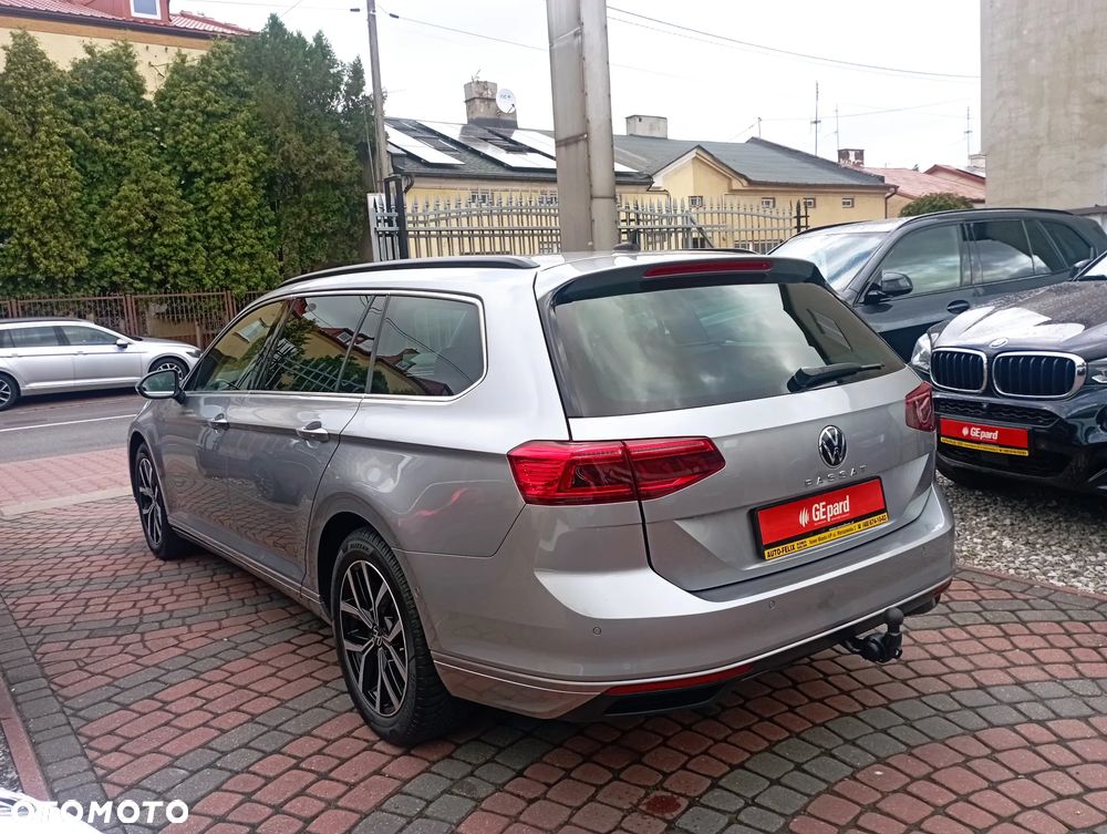 Volkswagen Passat Variant 2.0 TDI SCR Business Plus DSG - 6