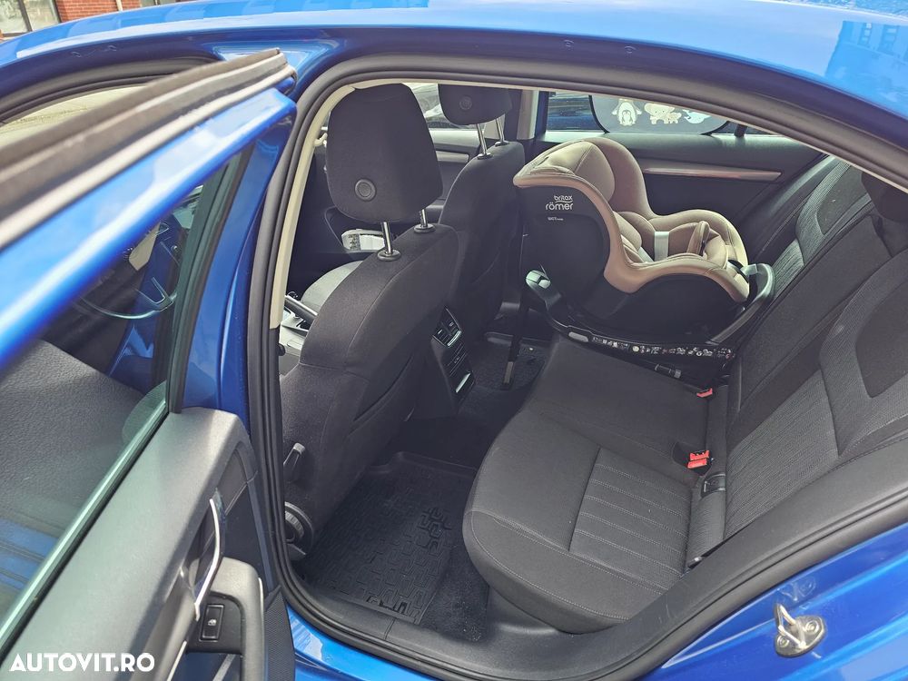 Skoda Octavia 2.0 TDI DSG Style - 10