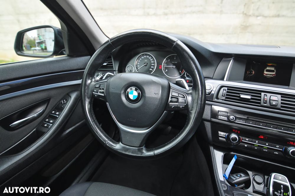 BMW Seria 5 525d xDrive AT - 18