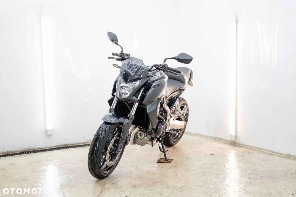Honda CB - 2