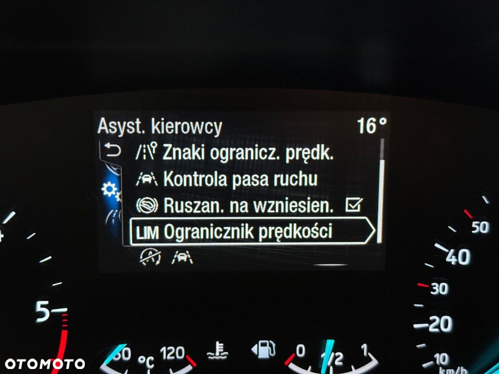 Ford Focus - 37