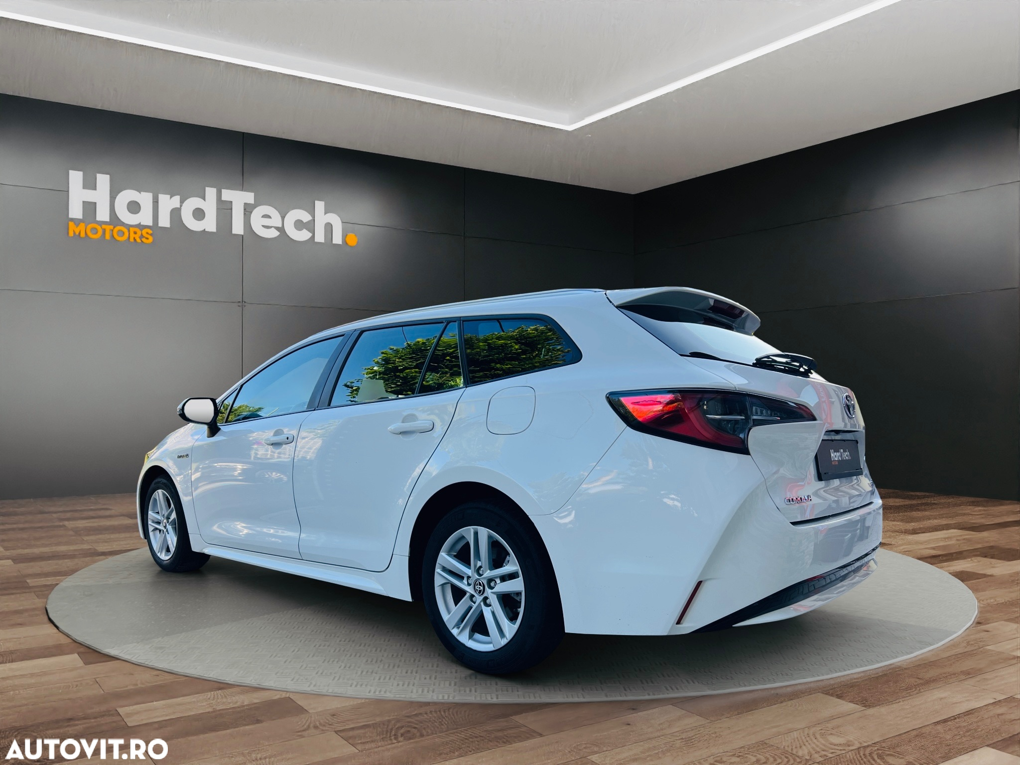 Toyota Corolla 1.8 Hybrid Touring Sports Business Edition - 4