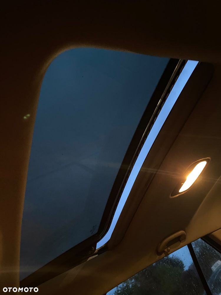 Kia Carens - 16