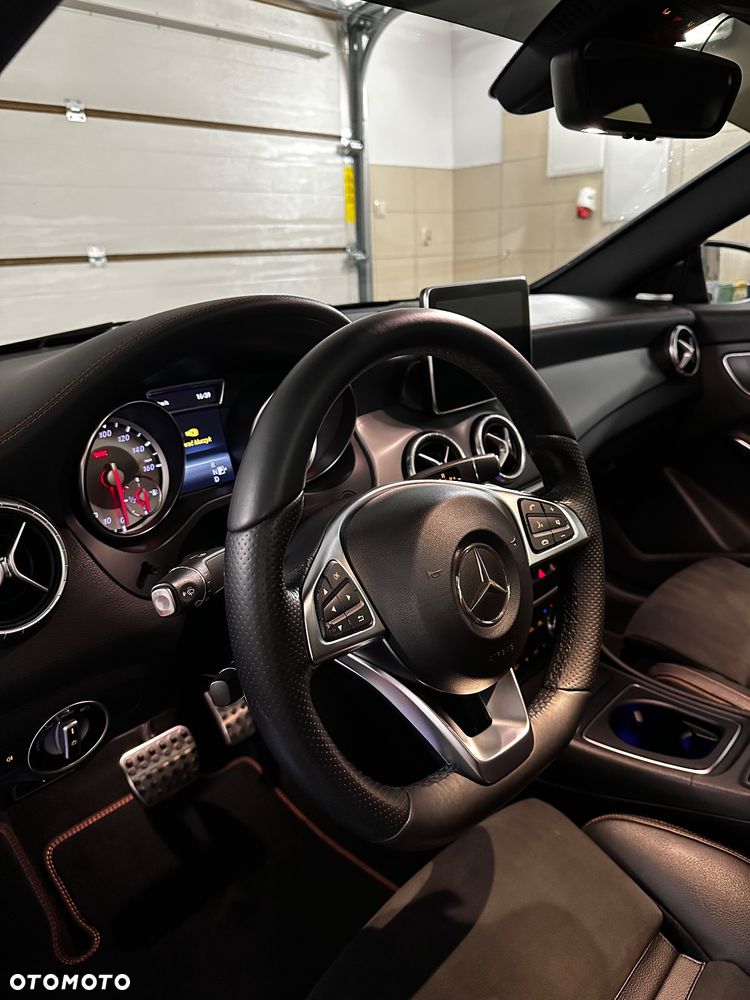 Mercedes-Benz CLA 250 7G-DCT AMG Line - 12
