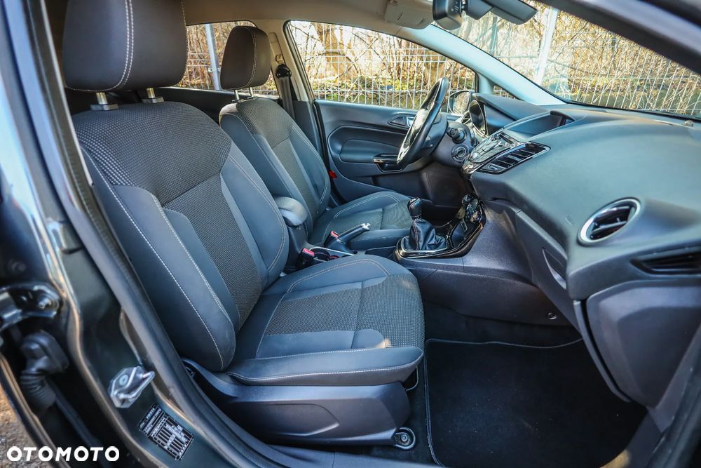 Ford Fiesta 1.0 EcoBoost STart-Stop Titanium - 24