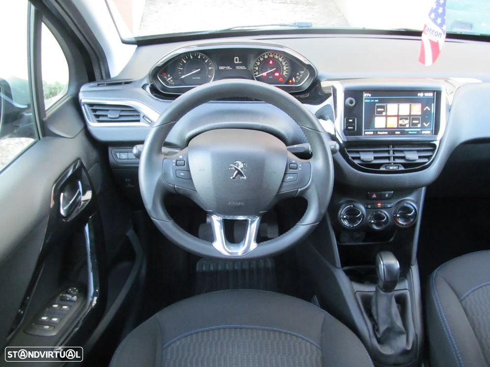 Peugeot 208 PureTech 82 Stop & Start Signature - 13