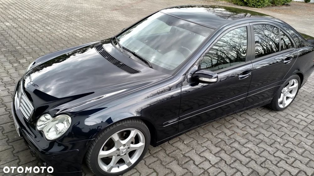 Mercedes-Benz Klasa C 180 Kompressor Avantgarde Sport Edition - 17
