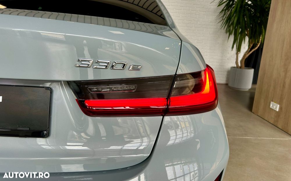BMW Seria 3 330e xDrive AT PHEV - 26
