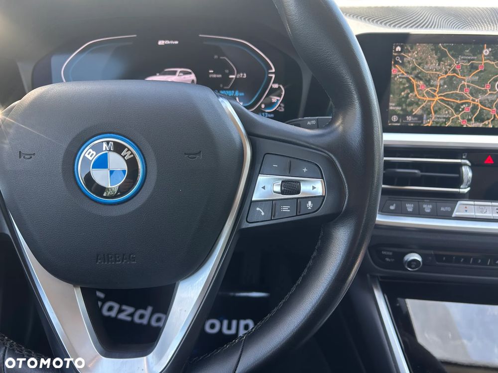 BMW Seria 3 320e xDrive Sport Line - 24