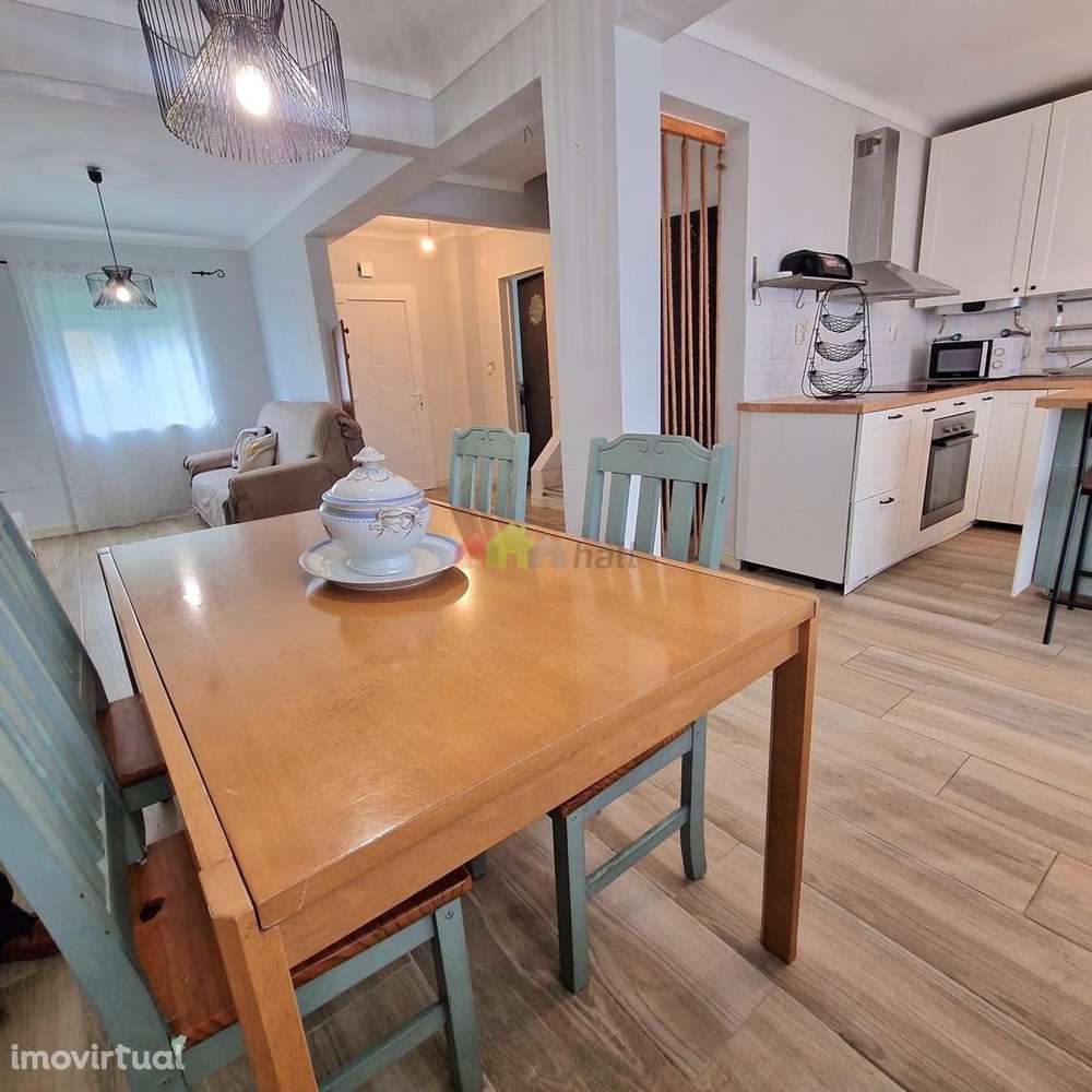 Moradia T3 renovada em zona tranquila de Azeitão - Grande imagem: 4/57