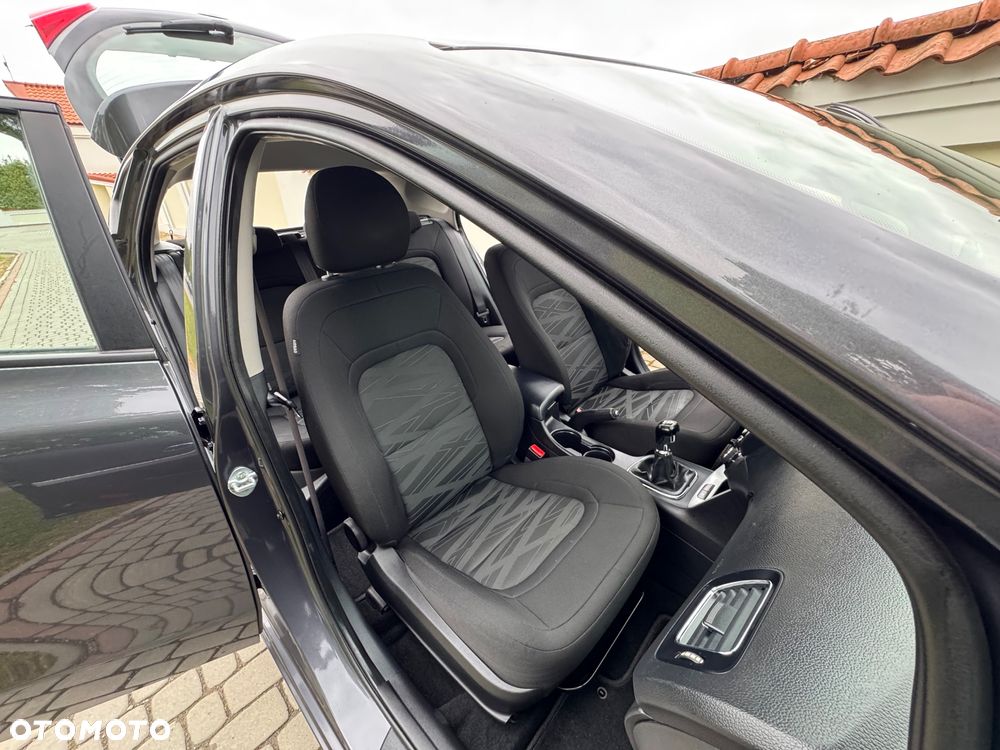 Kia Ceed - 12