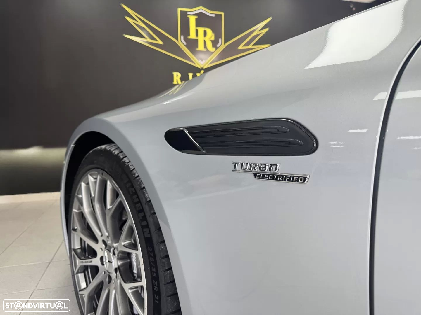 Mercedes-Benz SL 43 AMG - 9