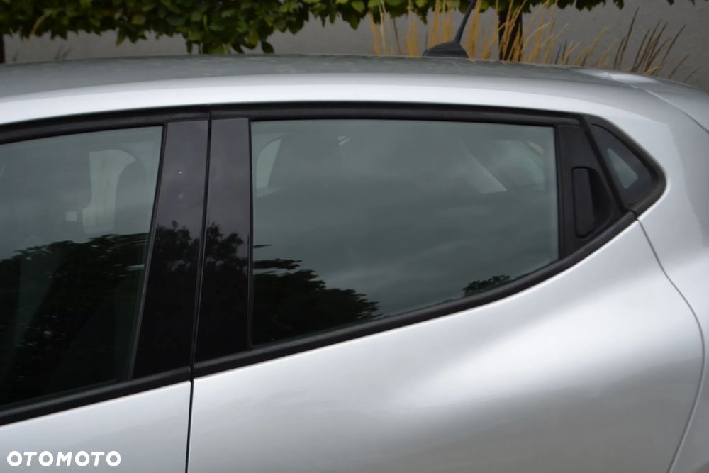 Renault Clio - 6
