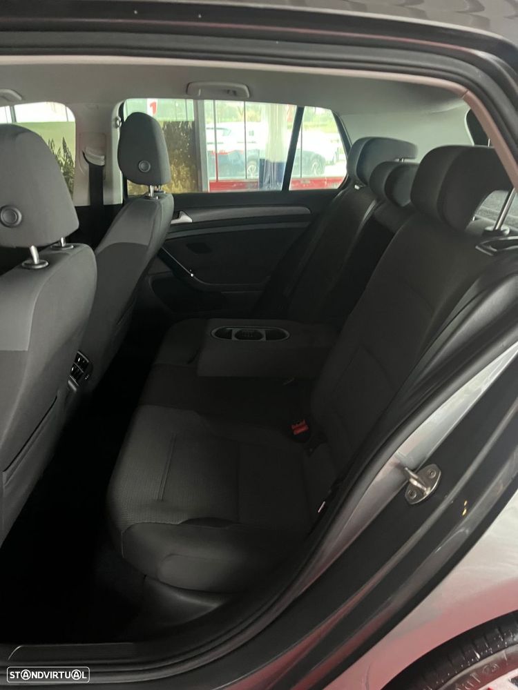 VW Golf 1.6 TDI R-Line - 25