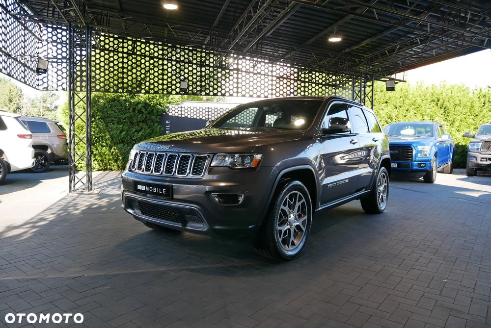 Jeep Grand Cherokee - 1