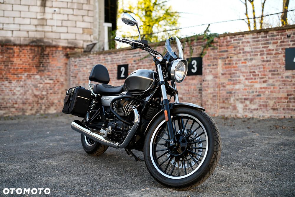 Moto Guzzi V9 - 32