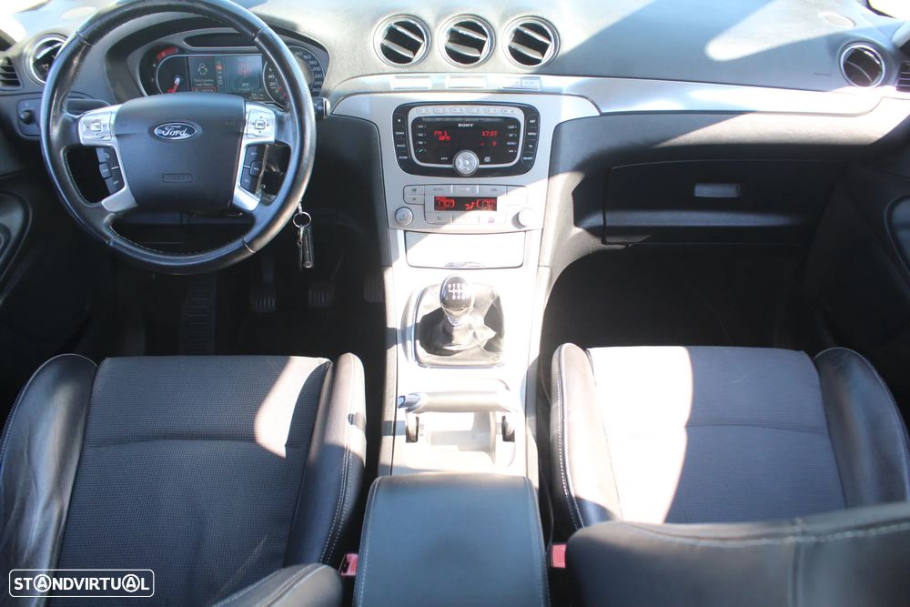 Ford S-Max 1.8 TDCi Titanium 7L - 38