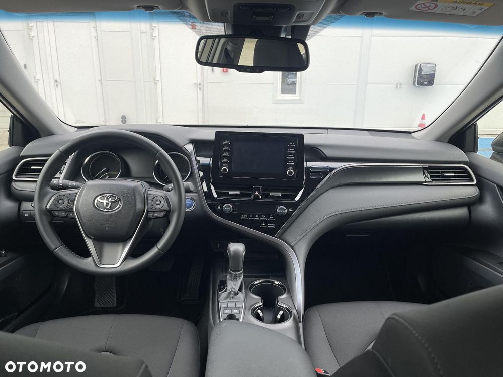 Toyota Camry - 10