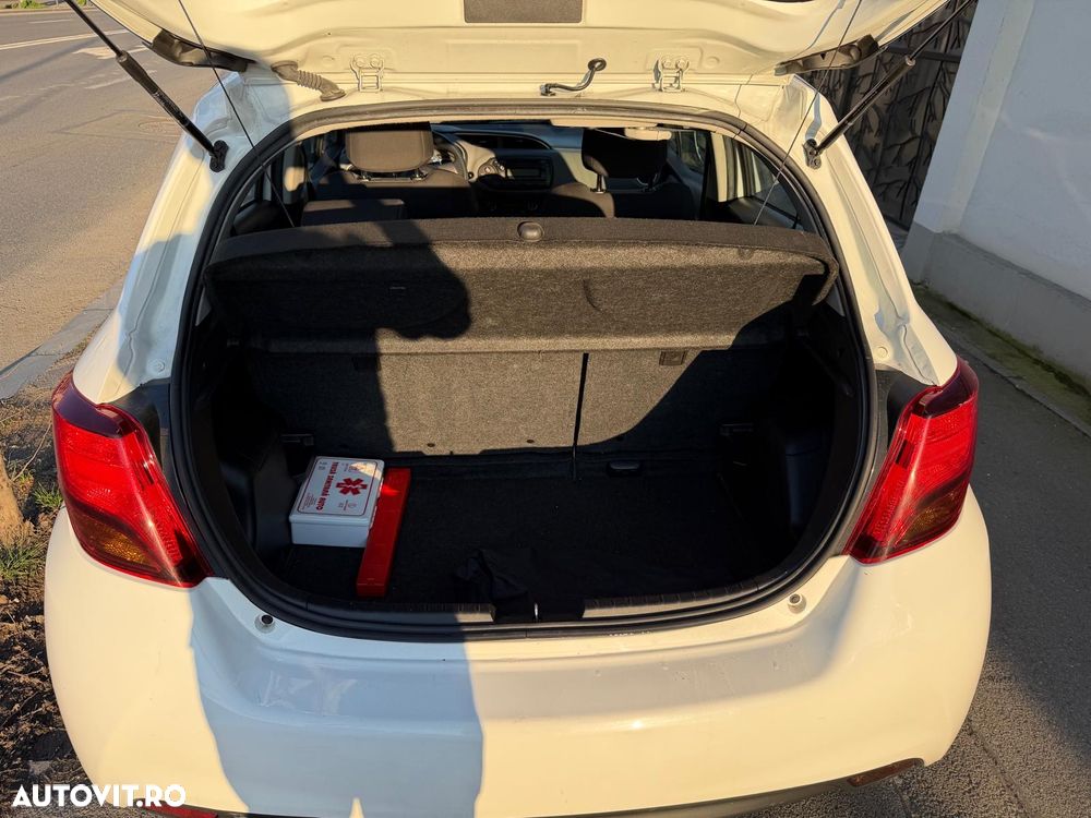 Toyota Yaris 1.5 VVT-i HSD Active - 12