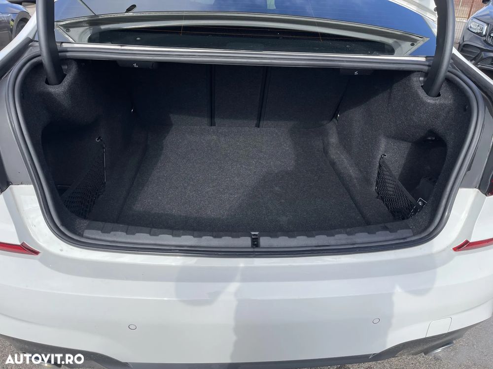 BMW Seria 3 - 24