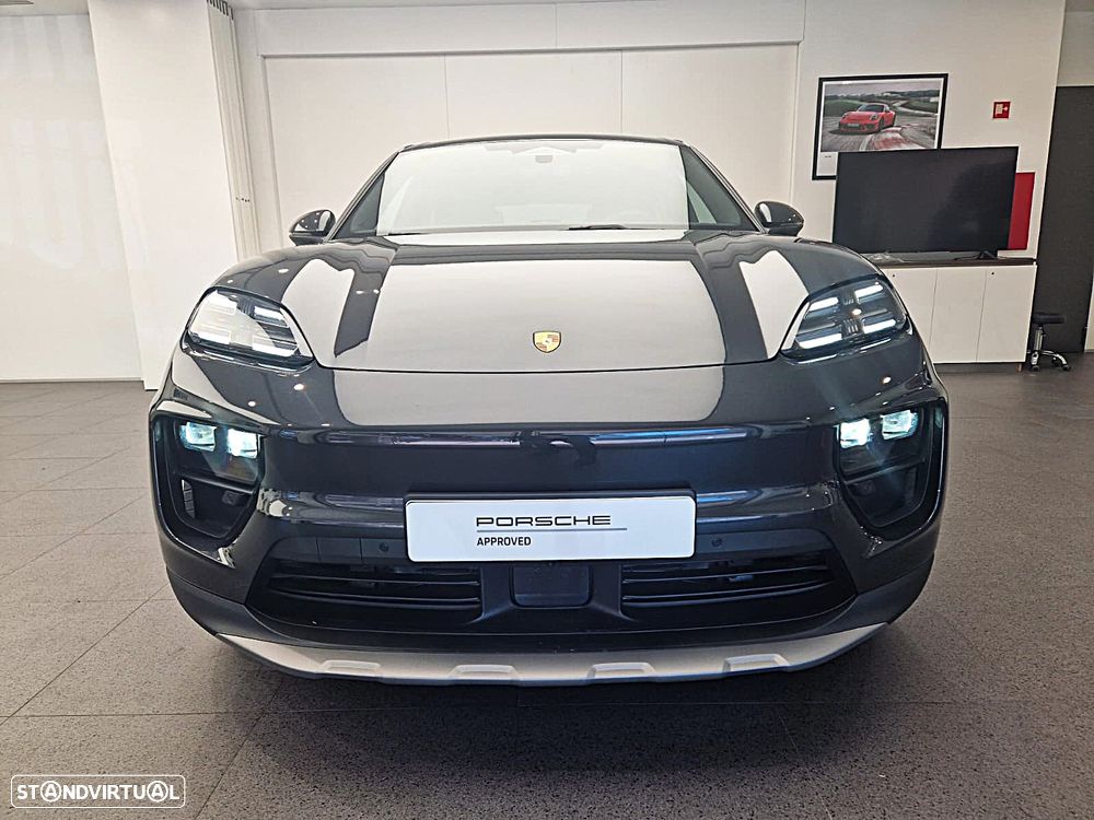 Porsche Macan Electric 4 - 11