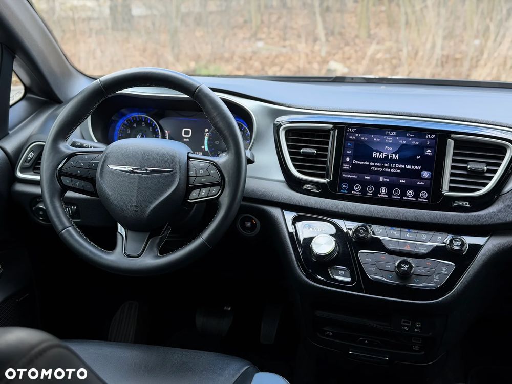 Chrysler Pacifica - 20